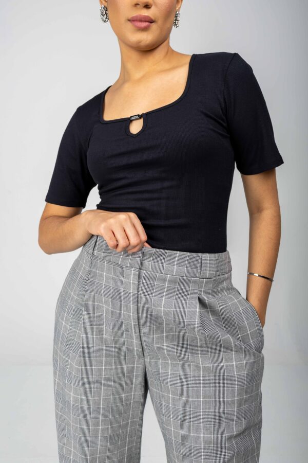 Blusa Maria Valentina Ajustada Decote - Imagem 3
