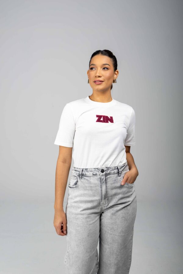 Camiseta Zinco Solta Decote Feminino - Imagem 2