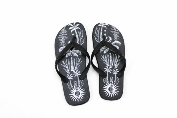 Sandalia Farm Estampa Coqueiral Plastico Preto - Imagem 2