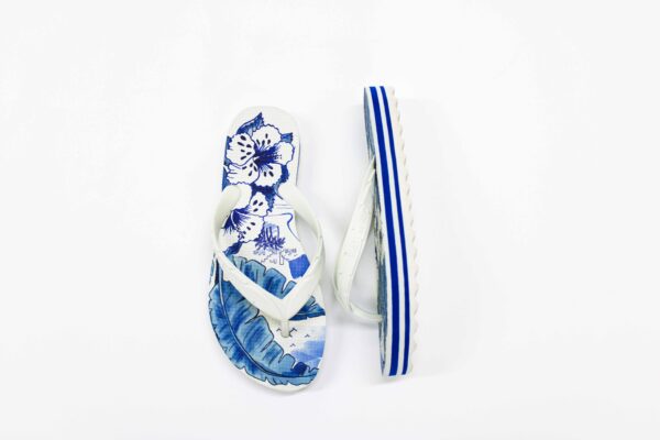 Sandalia Farm Estampa Delicadeza Plastico Multineutr - Imagem 4