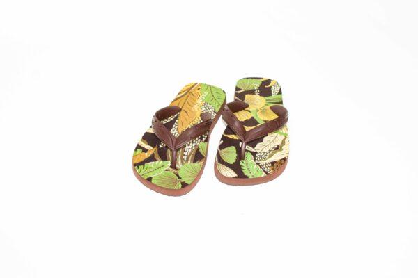Sandalia Farm Estampa Floresta Sket Plastico Marrom - Imagem 5