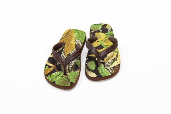 Sandalia Farm Estampa Floresta Sket Plastico Marrom