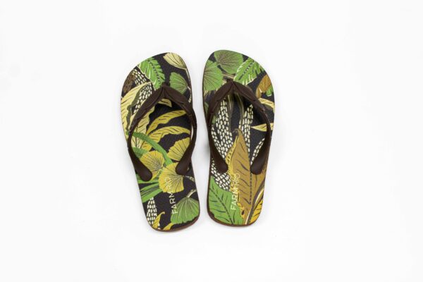 Sandalia Farm Estampa Floresta Sket Plastico Marrom - Imagem 2