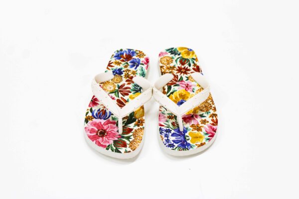 Sandalia Farm Salto Rasteiro Sto/Branco Tira PVC
