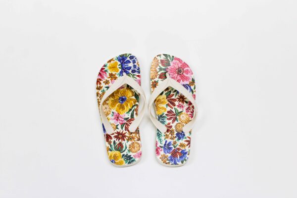 Sandalia Farm Salto Rasteiro Sto/Branco Tira PVC - Imagem 3